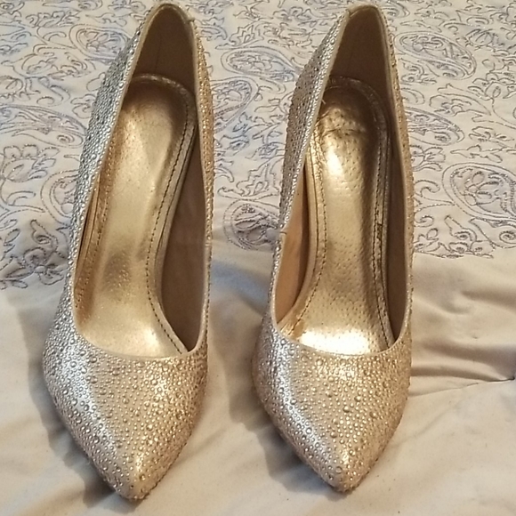 Gold Pump - Picture 2 of 4